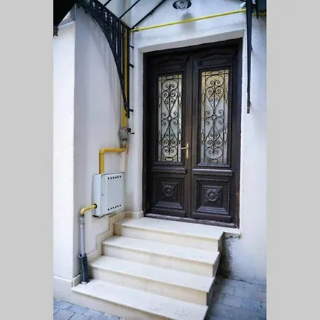 Marvellous Attic Studio In The Old Town Bucharest Exterior photo